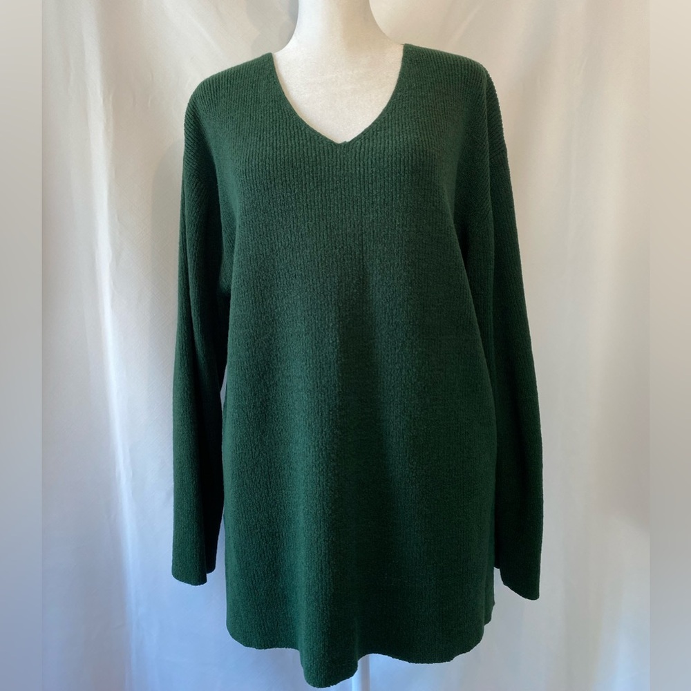 Women's Dark Green V-Neck Longer Length Sweater Tunic MD Cozycore Cottagecore